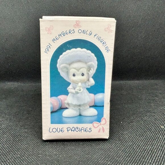 Precious Moments "Love Pacifies" 1991 Members Only figurine - Picture 4 of 4